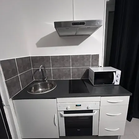 Rez-de-chaussee, Centre-ville * Briatexte